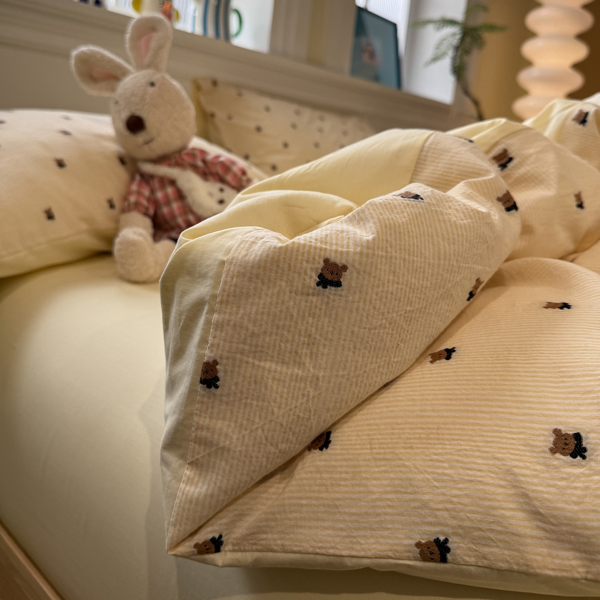 91家纺网 家纺一手货源 找家纺 怡家居 2026春夏新款全棉纯棉水洗棉提花四件套 小黄熊