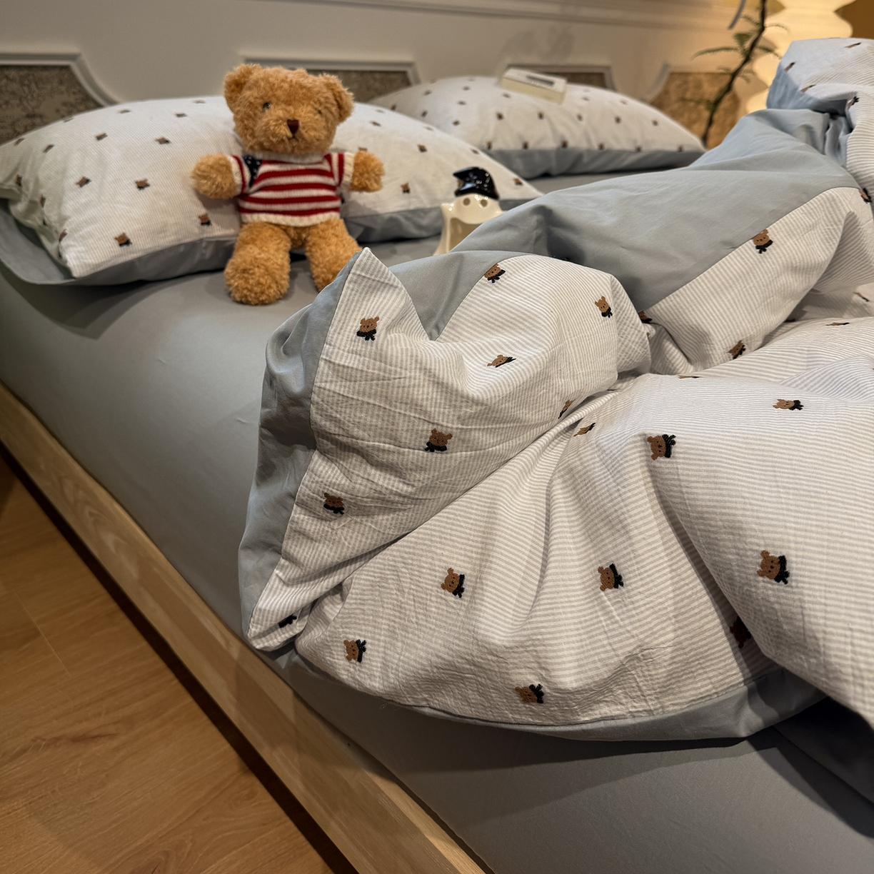 91家纺网 家纺一手货源 找家纺 怡家居 2026春夏新款全棉纯棉水洗棉提花四件套 小兰熊