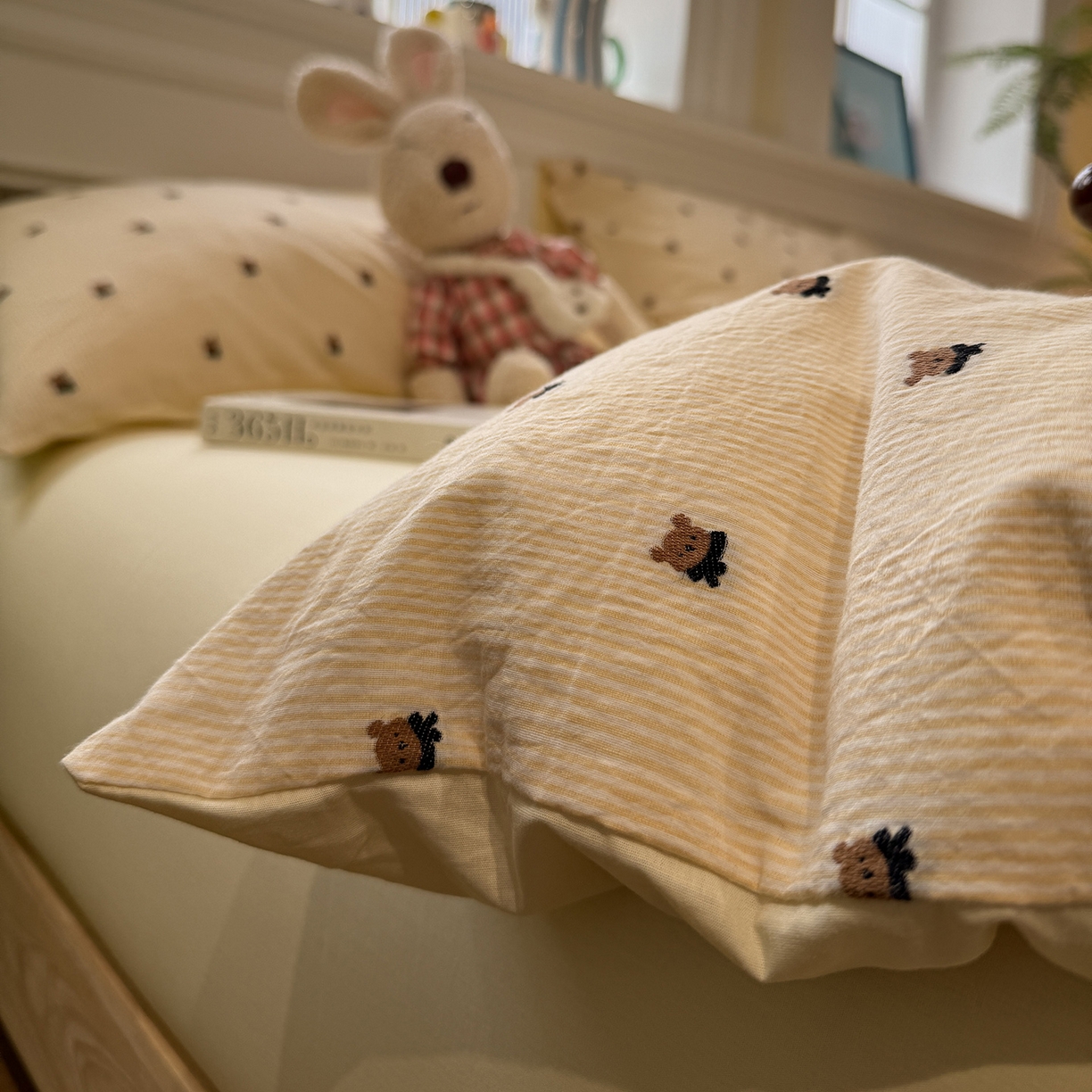 91家纺网 家纺一手货源 找家纺 怡家居 2026春夏新款全棉纯棉水洗棉提花四件套 小黄熊