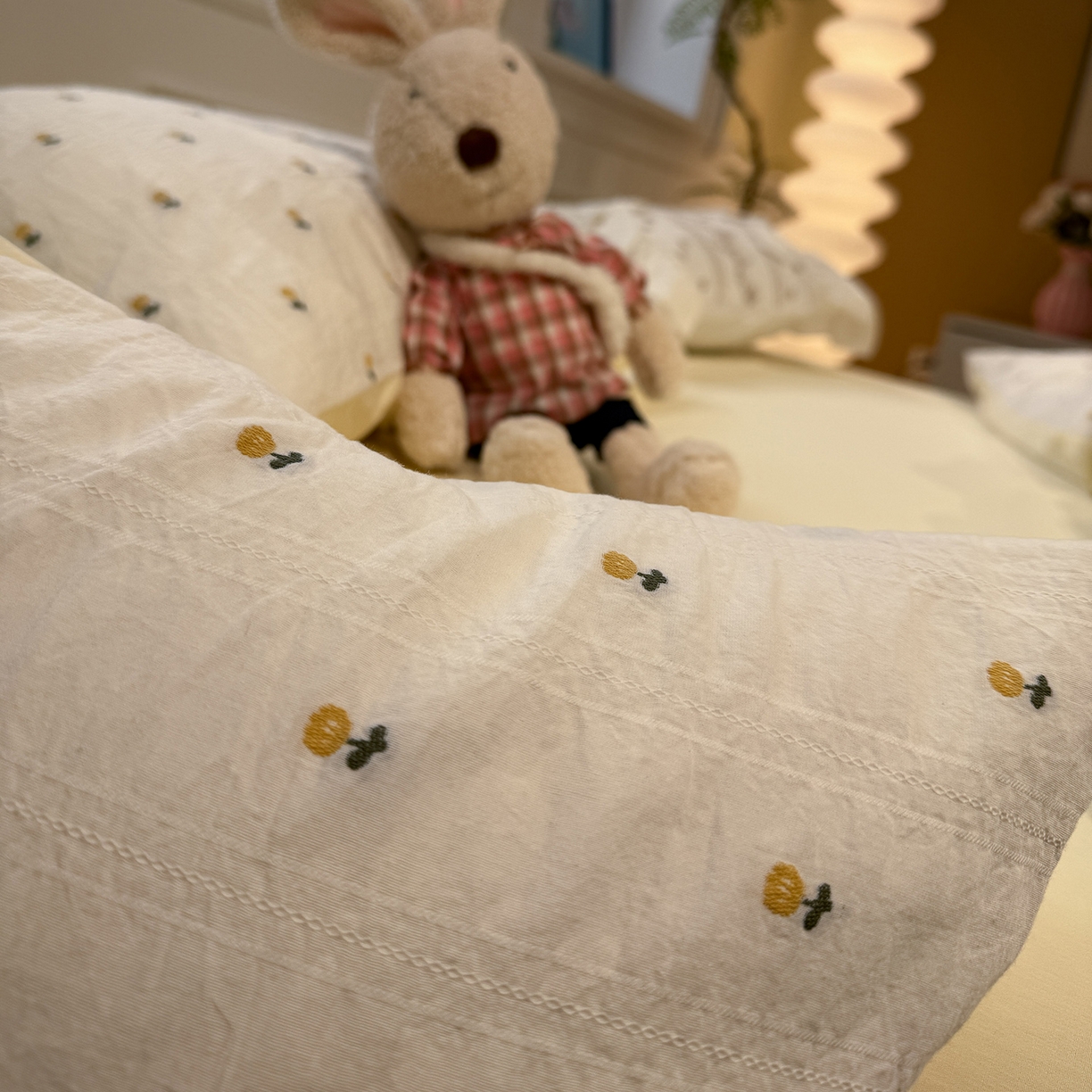 91家纺网 家纺一手货源 找家纺 怡家居 2026春夏新款全棉纯棉水洗棉提花四件套 朵朵