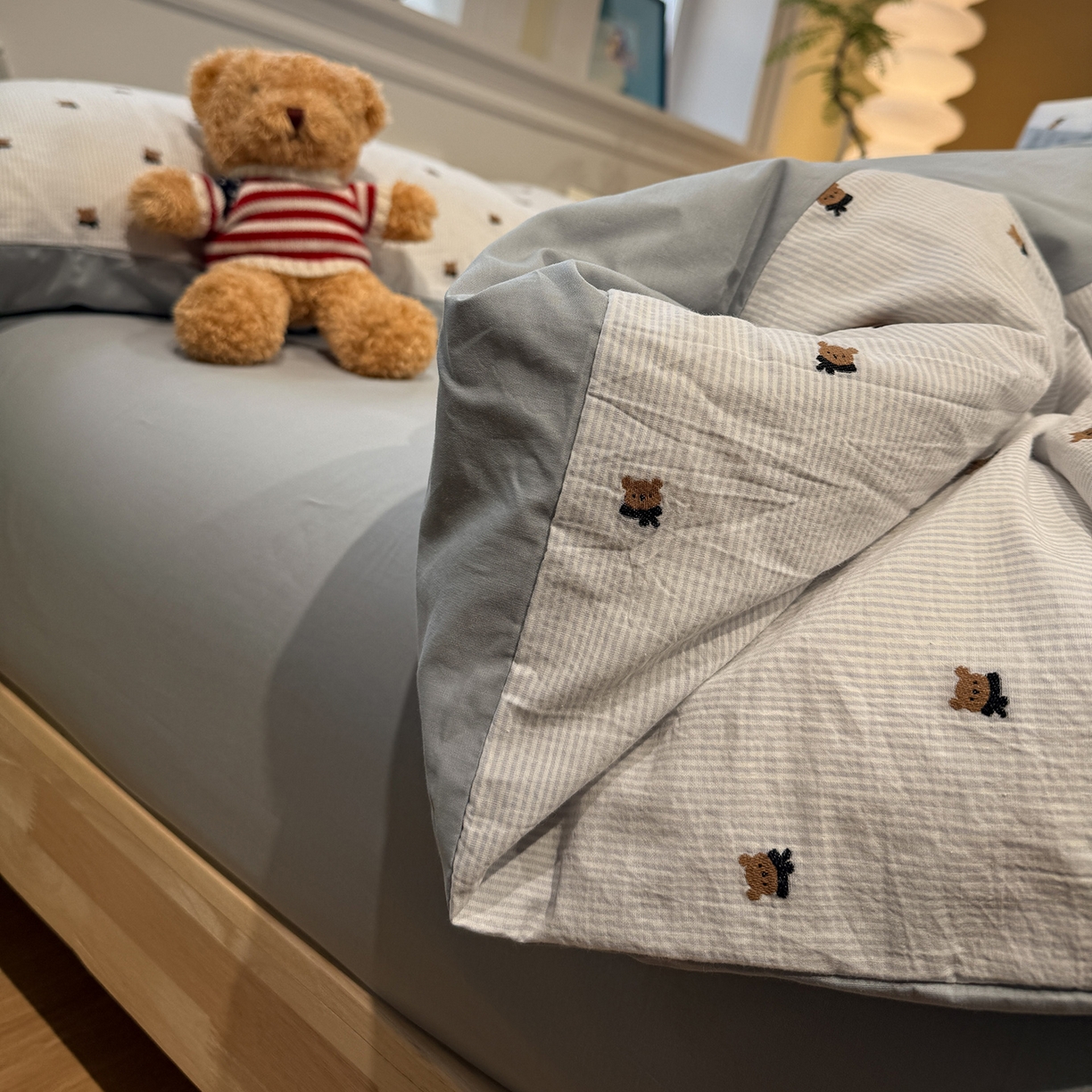 91家纺网 家纺一手货源 找家纺 怡家居 2026春夏新款全棉纯棉水洗棉提花四件套 小兰熊