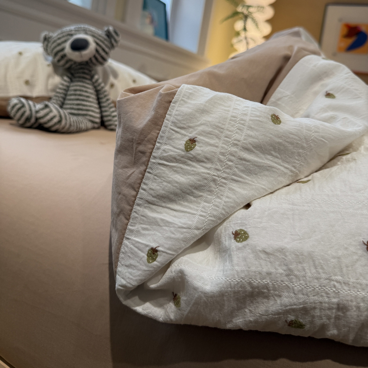 91家纺网 家纺一手货源 找家纺 怡家居 2026春夏新款全棉纯棉水洗棉提花四件套 甜心草莓