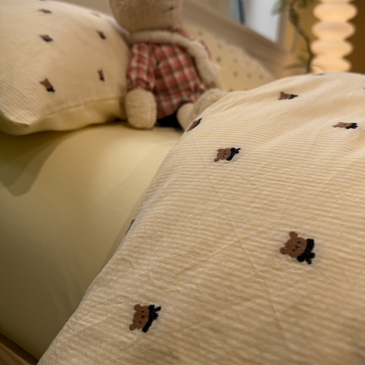 91家纺网 家纺一手货源 找家纺 怡家居 2026春夏新款全棉纯棉水洗棉提花四件套 小黄熊