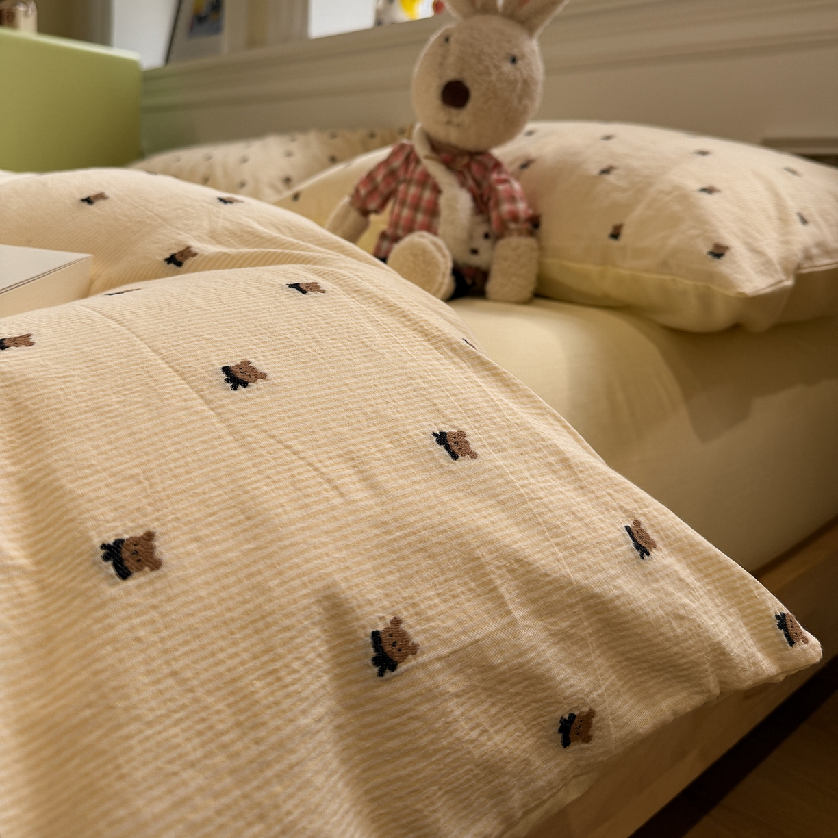 91家纺网 家纺一手货源 找家纺 怡家居 2026春夏新款全棉纯棉水洗棉提花四件套 小黄熊