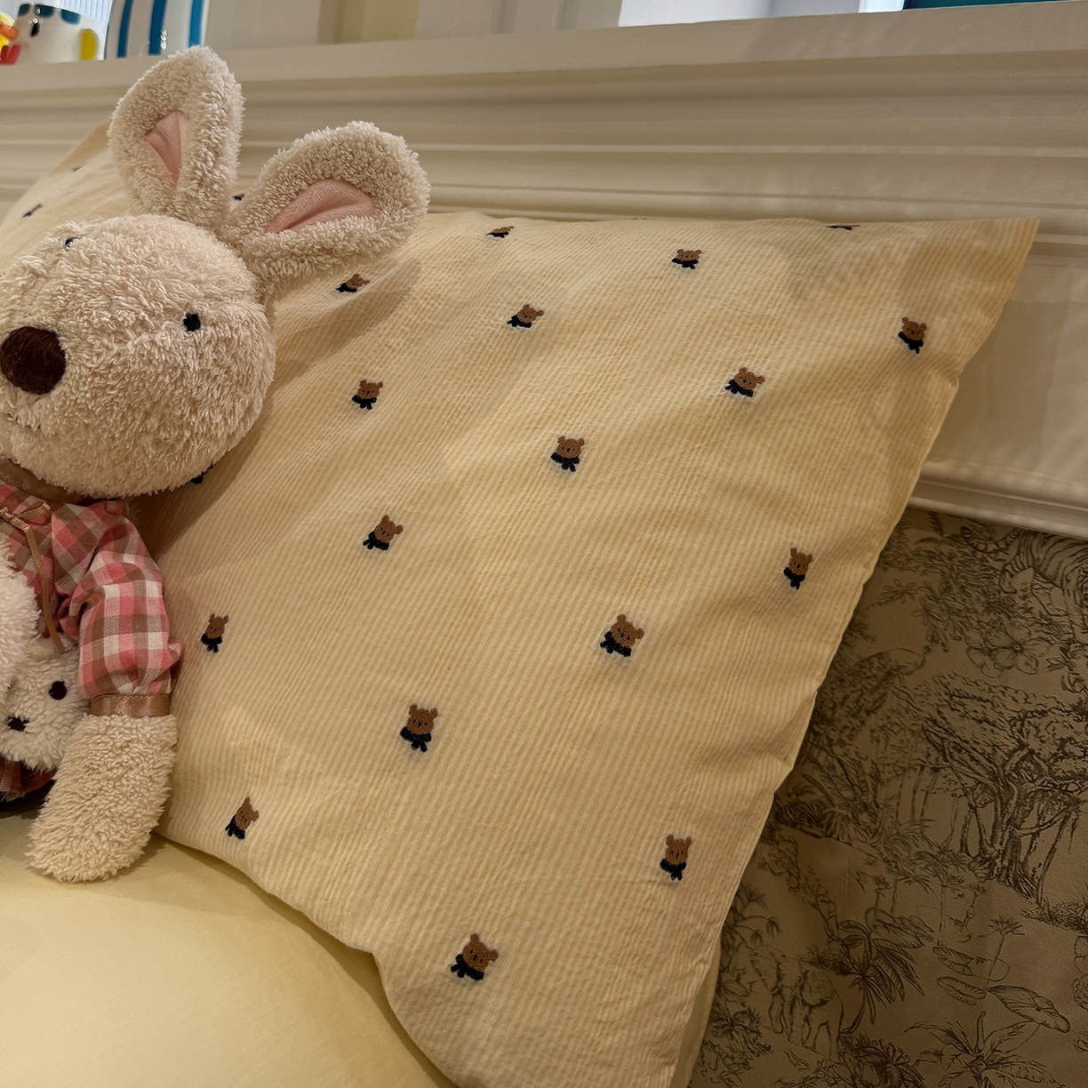 91家纺网 家纺一手货源 找家纺 怡家居 2026春夏新款全棉纯棉水洗棉提花四件套 小黄熊