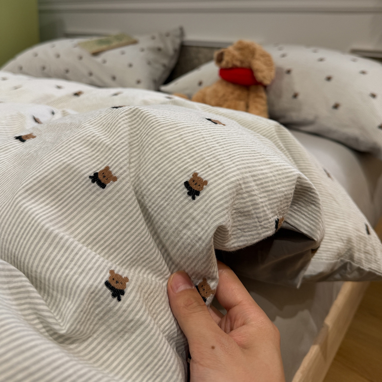 91家纺网 家纺一手货源 找家纺 怡家居 2026春夏新款全棉纯棉水洗棉提花四件套 小灰熊