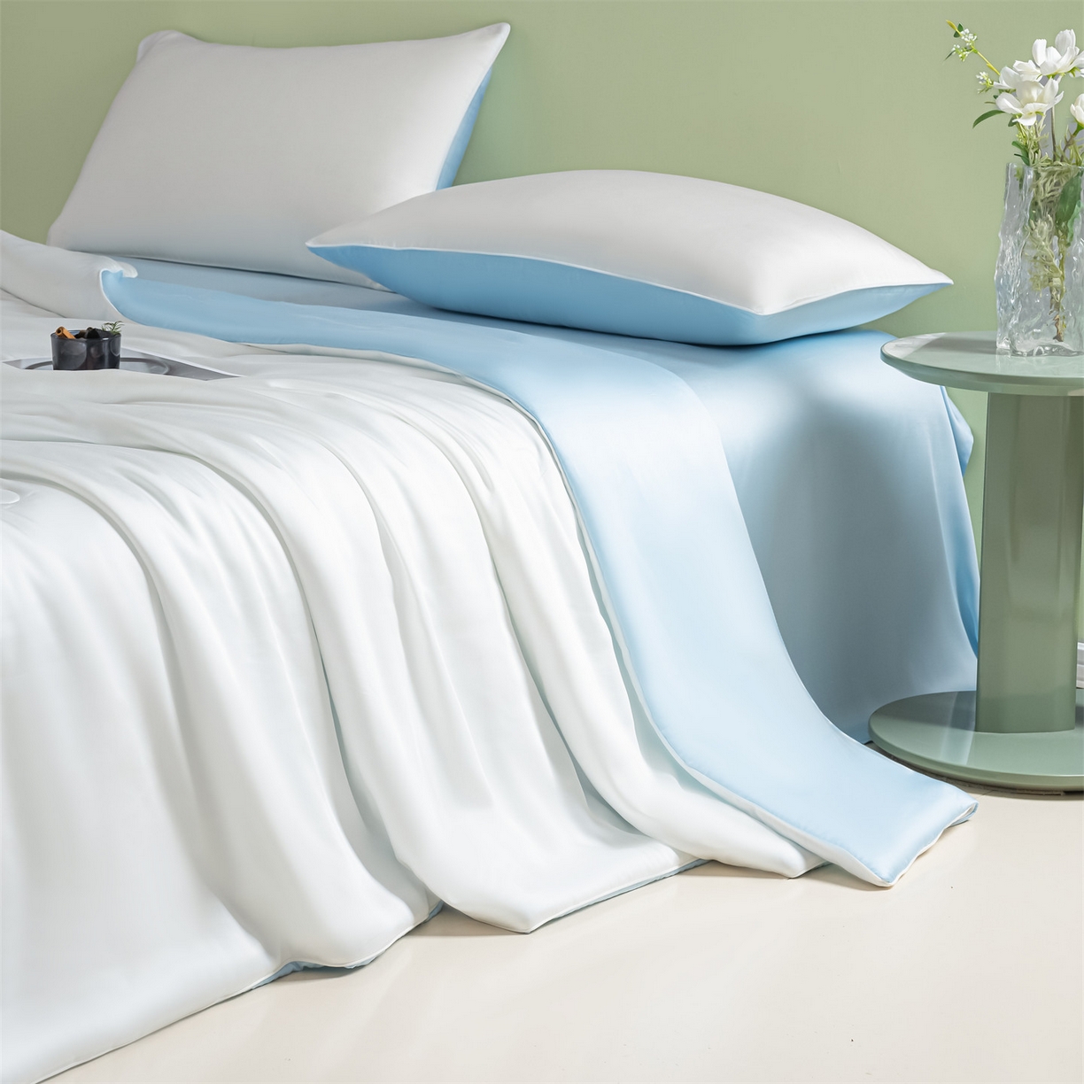 91家纺网 家纺一手货源 找家纺 美澳家纺 2026春夏新款凉感水洗冰丝真丝双拼夏被夏凉被四件套 双拼-贵族白+天空蓝