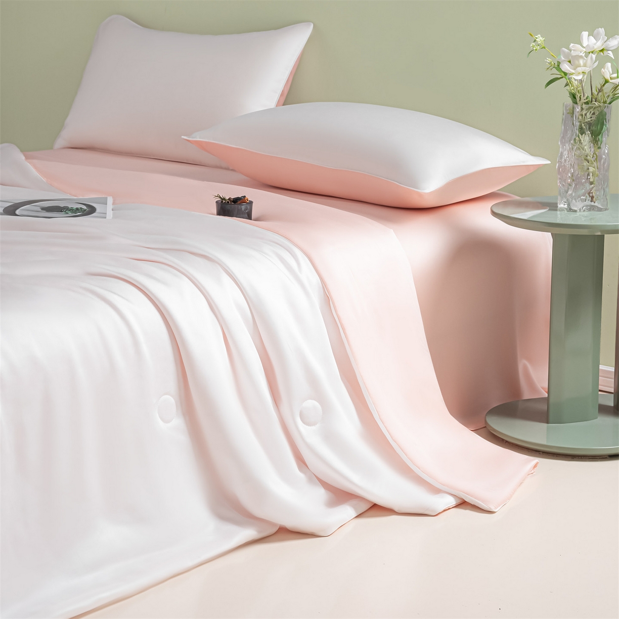 91家纺网 家纺一手货源 找家纺 美澳家纺 2026春夏新款凉感水洗冰丝真丝双拼夏被夏凉被四件套 双拼-贵族白+半熟蜜桃