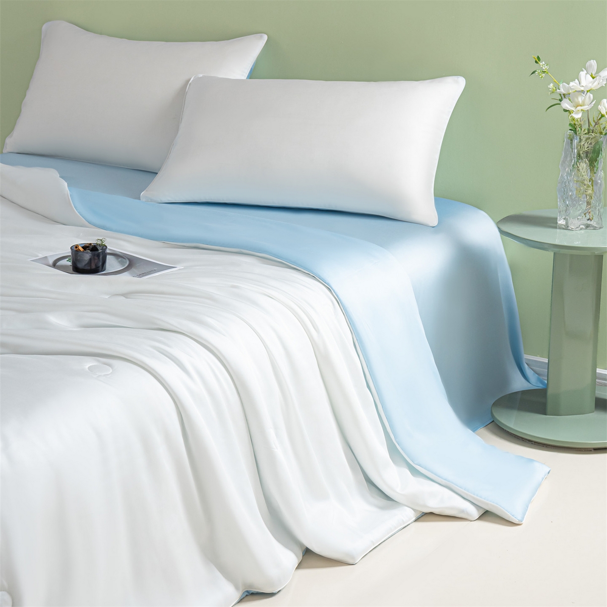 91家纺网 家纺一手货源 找家纺 美澳家纺 2026春夏新款凉感水洗冰丝真丝双拼夏被夏凉被四件套 双拼-贵族白+天空蓝