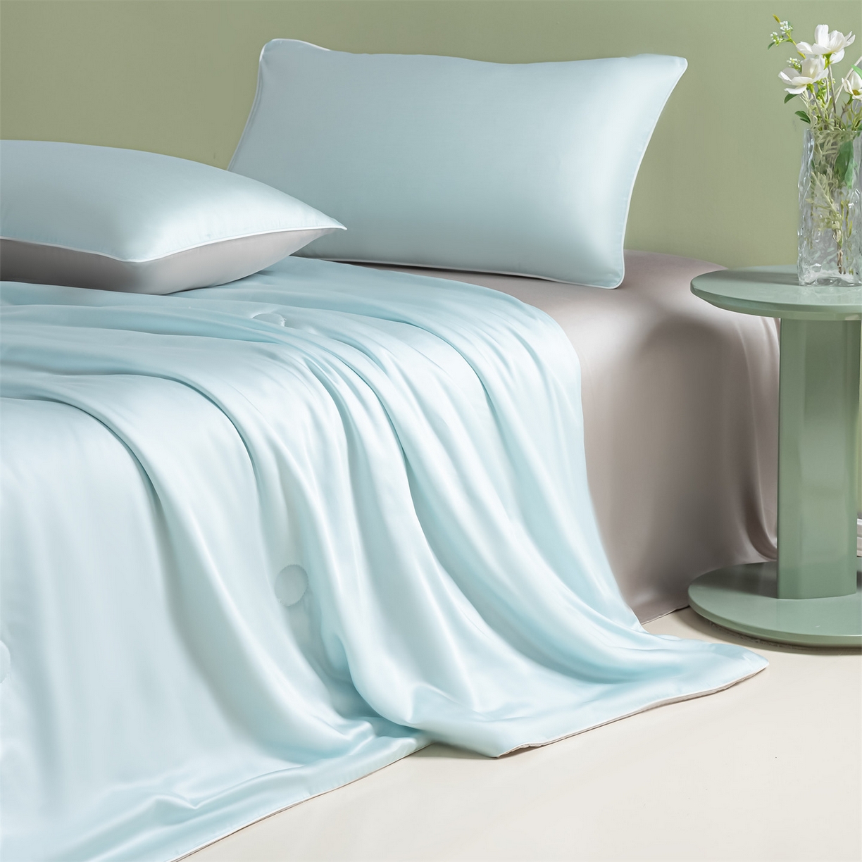 91家纺网 家纺一手货源 找家纺 美澳家纺 2026春夏新款凉感水洗冰丝真丝双拼夏被夏凉被四件套 双拼-海盐兰+香草灰