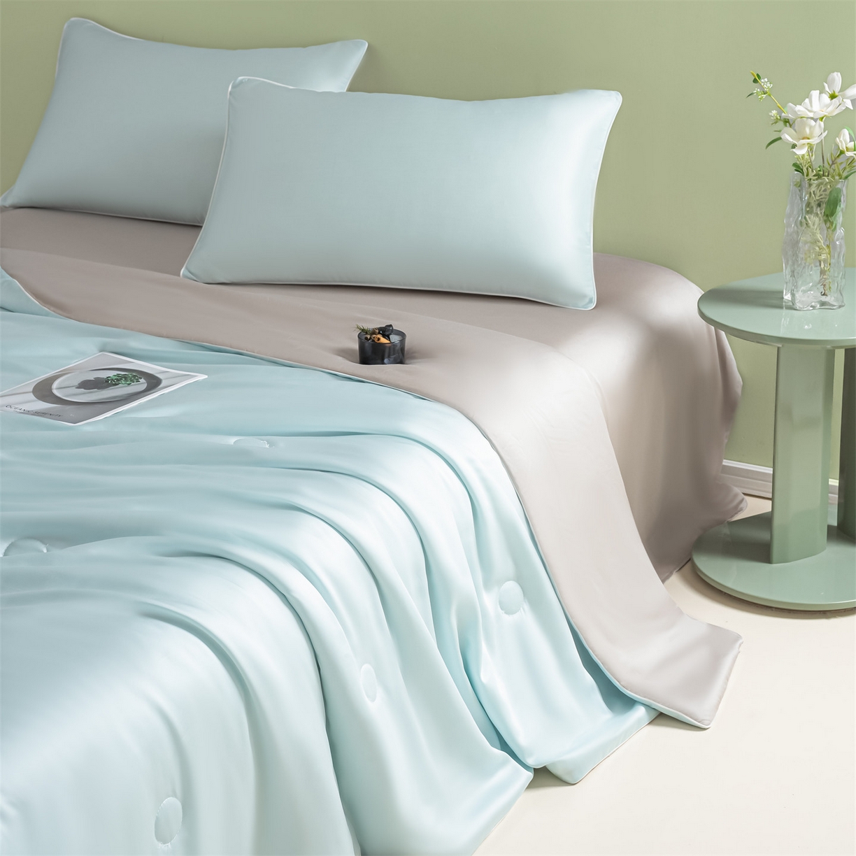 91家纺网 家纺一手货源 找家纺 美澳家纺 2026春夏新款凉感水洗冰丝真丝双拼夏被夏凉被四件套 双拼-海盐兰+香草灰