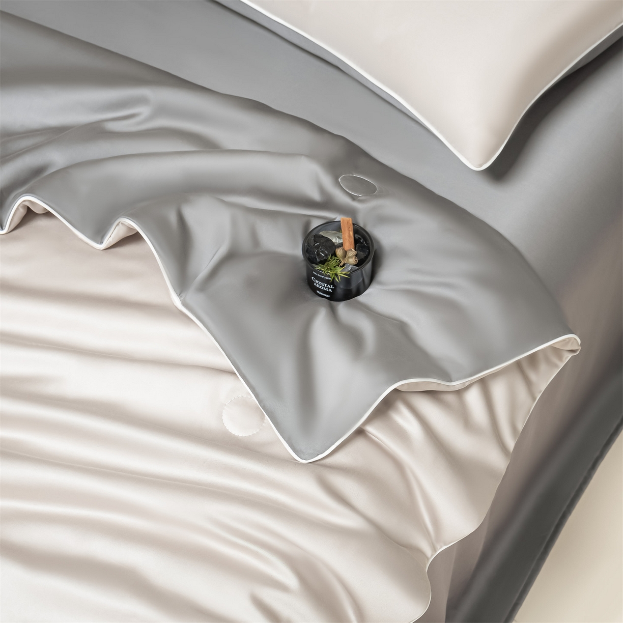 91家纺网 家纺一手货源 找家纺 美澳家纺 2026春夏新款凉感水洗冰丝真丝双拼夏被夏凉被四件套 双拼-椰子灰+经典灰