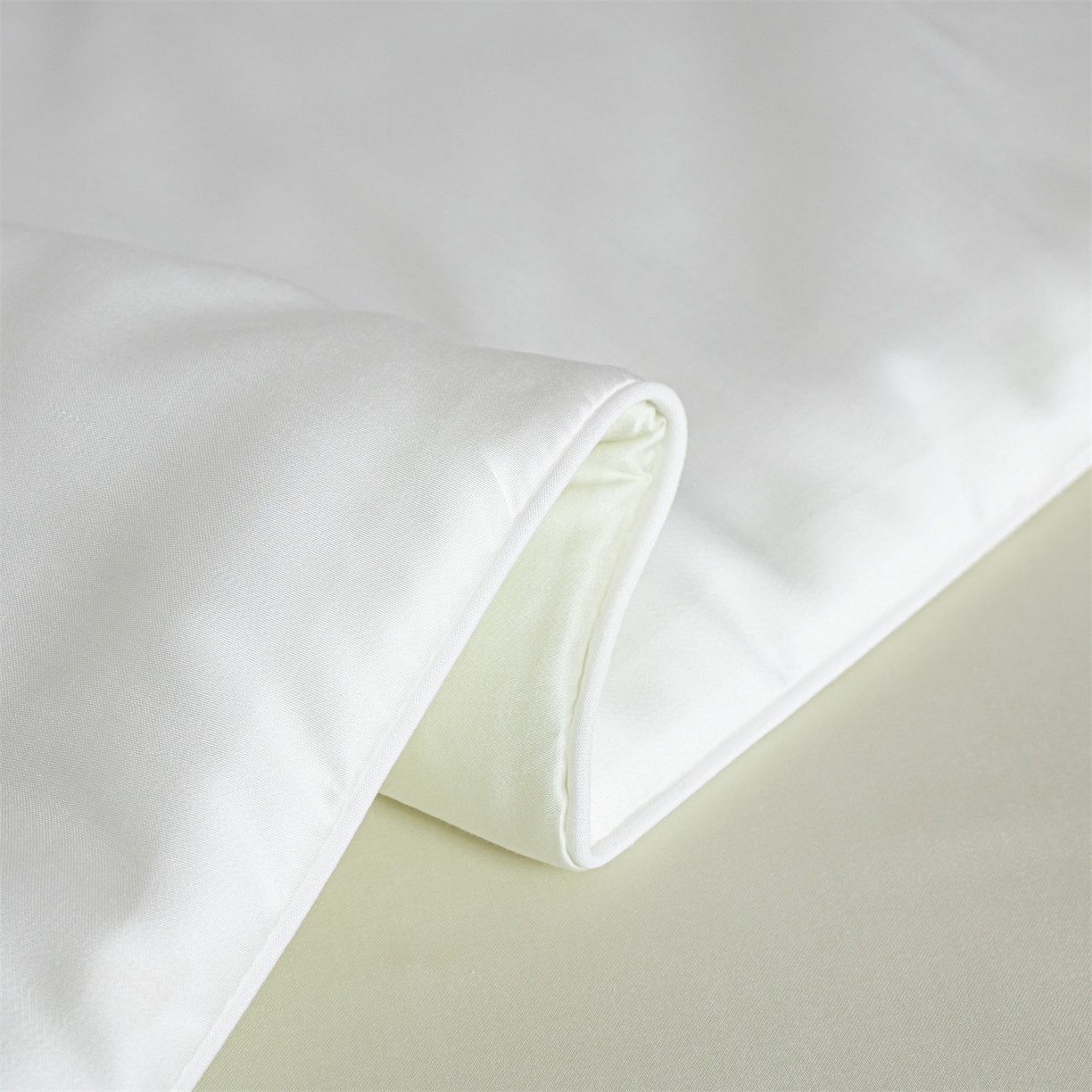 91家纺网 家纺一手货源 找家纺 美澳家纺 2026春夏新款凉感水洗冰丝真丝双拼夏被夏凉被四件套 双拼-贵族白+水果清香