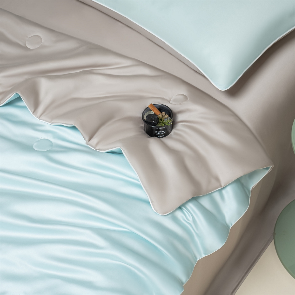 91家纺网 家纺一手货源 找家纺 美澳家纺 2026春夏新款凉感水洗冰丝真丝双拼夏被夏凉被四件套 双拼-海盐兰+香草灰