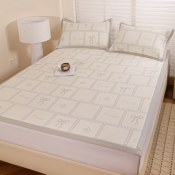 91家纺网 家纺一手货源 找家纺 富馨莱 2026新款PE乙纶高克重冰豆豆席凉感凉席单件席子平铺款学生宿舍支持一件定制尺寸 花蝶-灰