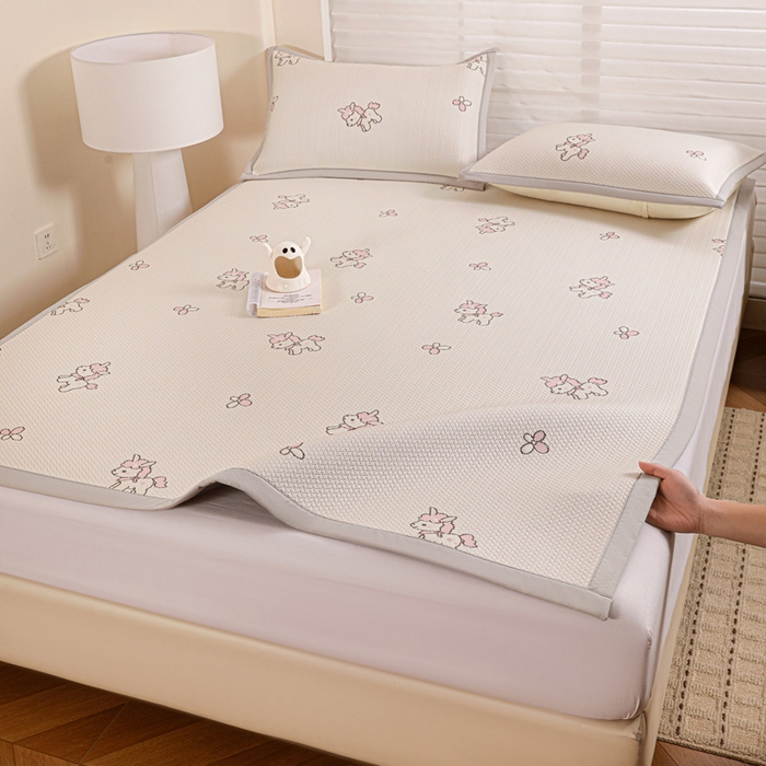 91家纺网 家纺一手货源 找家纺 富馨莱 2026新款PE乙纶高克重冰豆豆席凉感凉席单件席子平铺款学生宿舍支持一件定制尺寸 吉祥小马