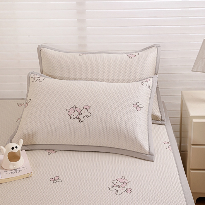 91家纺网 家纺一手货源 找家纺 富馨莱 2026新款PE乙纶高克重冰豆豆席凉感凉席单件席子平铺款学生宿舍支持一件定制尺寸 吉祥小马