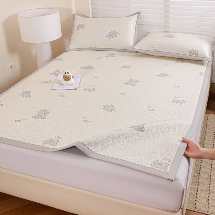 91家纺网 家纺一手货源 找家纺 富馨莱 2026新款PE乙纶高克重冰豆豆席凉感凉席单件席子平铺款学生宿舍支持一件定制尺寸 可爱熊