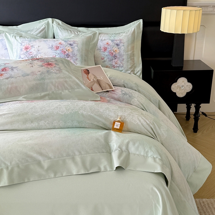 91家纺网 家纺一手货源 找家纺 巧玲珑 2026新款全棉拼角数码印花四件套 花颜悦色-绿