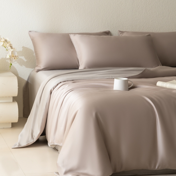 91家纺网 家纺一手货源 找家纺 禾时 2026新款60支奥地利兰精双拼纯色天丝四件套 夜影凝香-霜华银