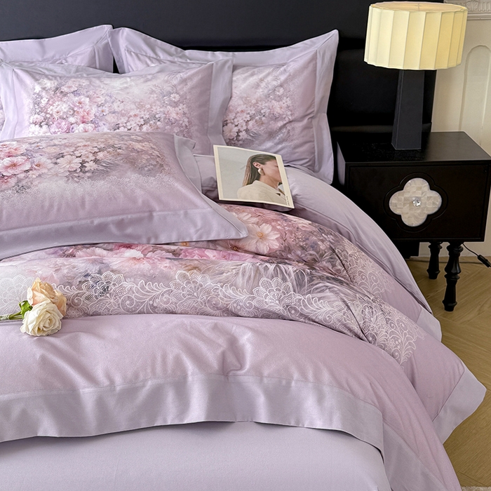 91家纺网 家纺一手货源 找家纺 巧玲珑 2026新款全棉拼角数码印花四件套 云锦织梦-紫