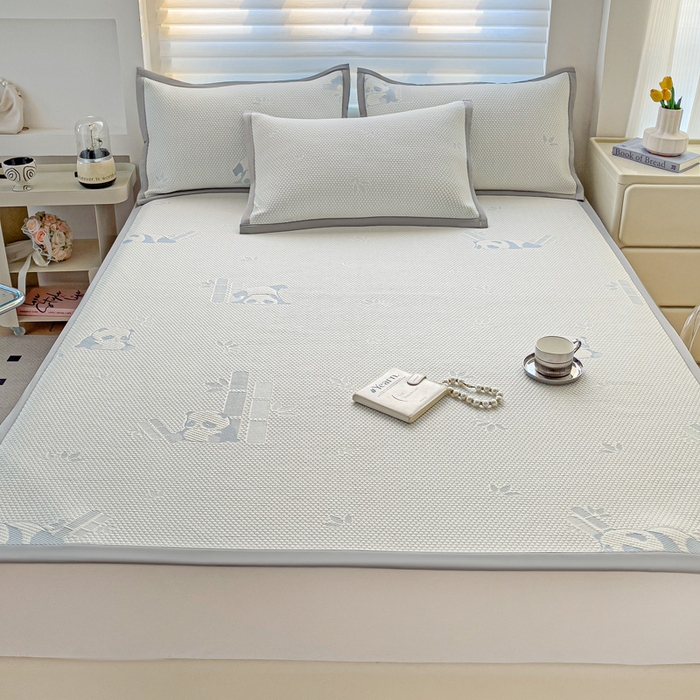 91家纺网 家纺一手货源 找家纺 富馨莱 2026新款PE乙纶高克重冰豆豆席凉感凉席单件席子平铺款学生宿舍支持一件定制尺寸 熊猫嘟嘟-蓝