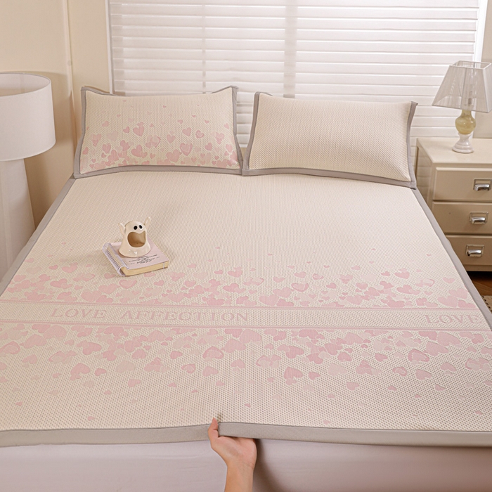 91家纺网 家纺一手货源 找家纺 富馨莱 2026新款PE乙纶高克重冰豆豆席凉感凉席单件席子平铺款学生宿舍支持一件定制尺寸 爱意满满-粉