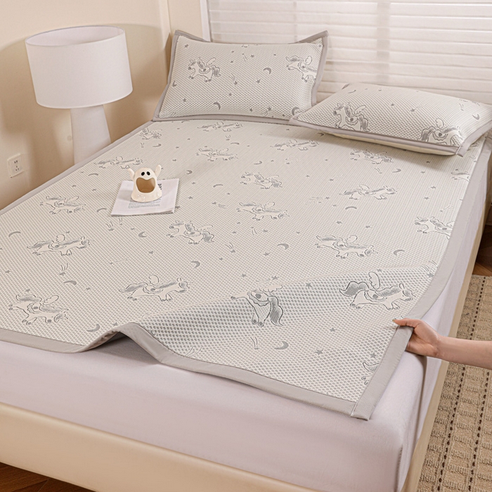 91家纺网 家纺一手货源 找家纺 富馨莱 2026新款PE乙纶高克重冰豆豆席凉感凉席单件席子平铺款学生宿舍支持一件定制尺寸 小飞马