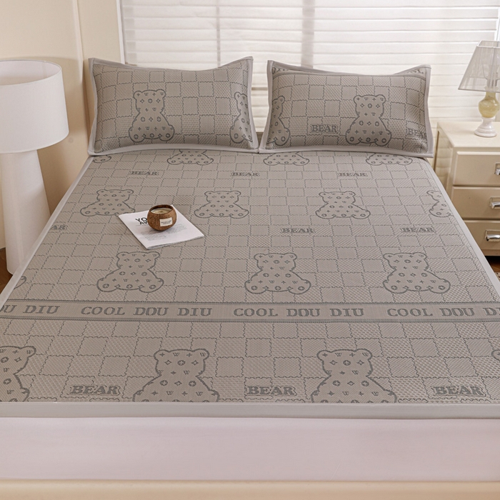 91家纺网 家纺一手货源 找家纺 富馨莱 2026新款PE乙纶高克重冰豆豆席凉感凉席单件席子平铺款学生宿舍支持一件定制尺寸 灰格熊