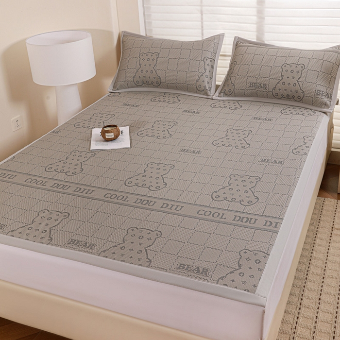 91家纺网 家纺一手货源 找家纺 富馨莱 2026新款PE乙纶高克重冰豆豆席凉感凉席单件席子平铺款学生宿舍支持一件定制尺寸 灰格熊