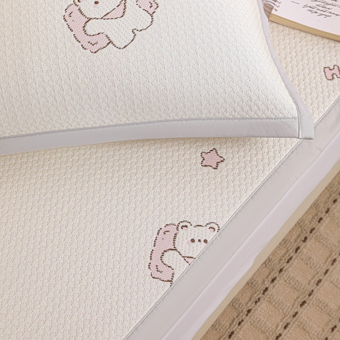 91家纺网 家纺一手货源 找家纺 富馨莱 2026新款PE乙纶高克重冰豆豆席凉感凉席单件席子平铺款学生宿舍支持一件定制尺寸 兔宝贝