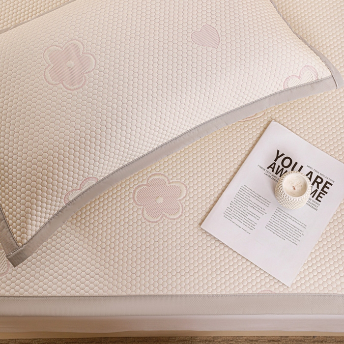 91家纺网 家纺一手货源 找家纺 富馨莱 2026新款PE乙纶高克重冰豆豆席凉感凉席单件席子平铺款学生宿舍支持一件定制尺寸 花儿朵朵