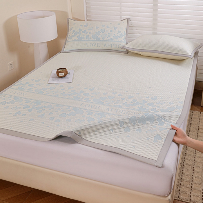 91家纺网 家纺一手货源 找家纺 富馨莱 2026新款PE乙纶高克重冰豆豆席凉感凉席单件席子平铺款学生宿舍支持一件定制尺寸 爱意满满-蓝