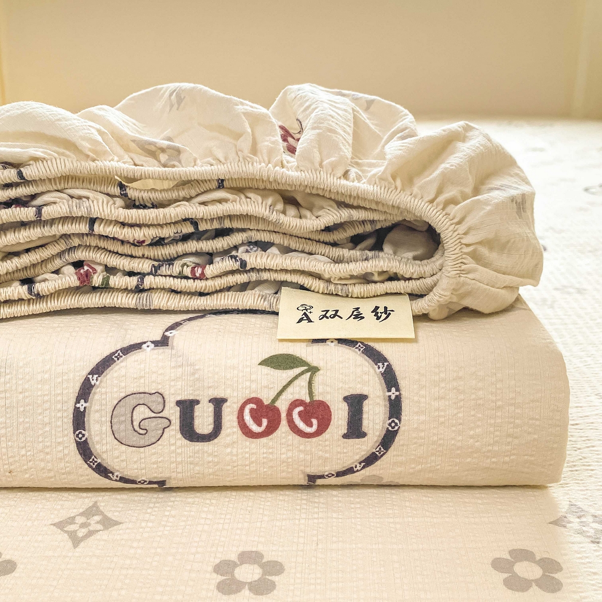 91家纺网 家纺一手货源 找家纺 眠势力 2026新款双层纱床笠单件云感皱皱纱床罩三件套床垫保护套 向云端