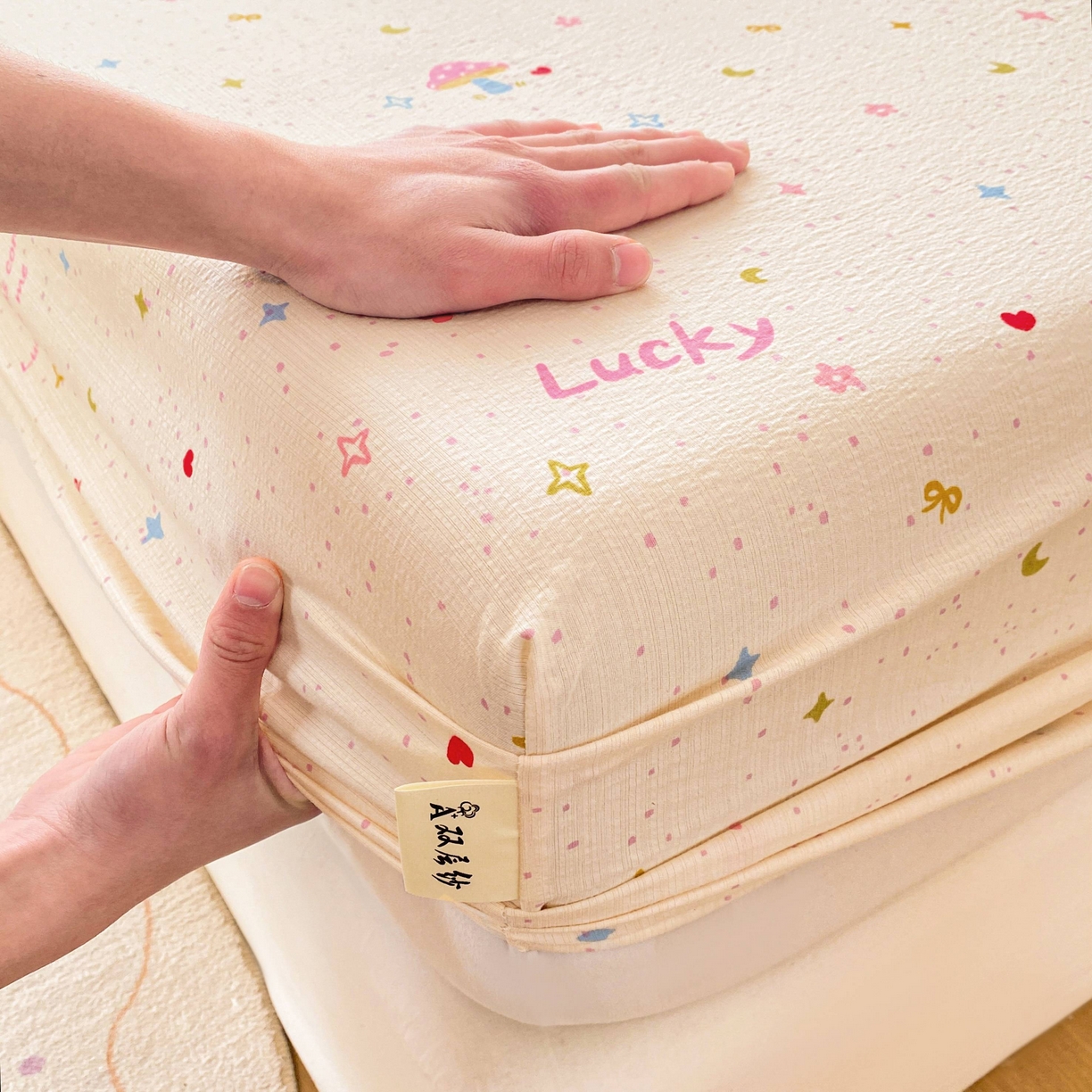 91家纺网 家纺一手货源 找家纺 眠势力 2026新款双层纱床笠单件云感皱皱纱床罩三件套床垫保护套 星梦甜心