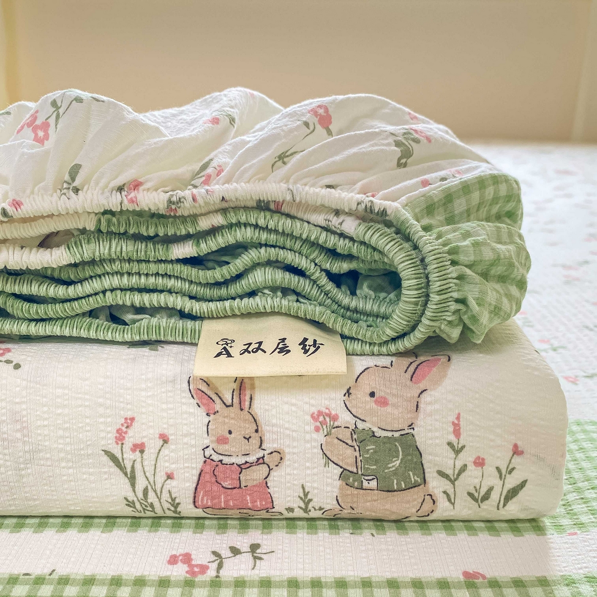 91家纺网 家纺一手货源 找家纺 眠势力 2026新款双层纱床笠单件云感皱皱纱床罩三件套床垫保护套 青樱兔语