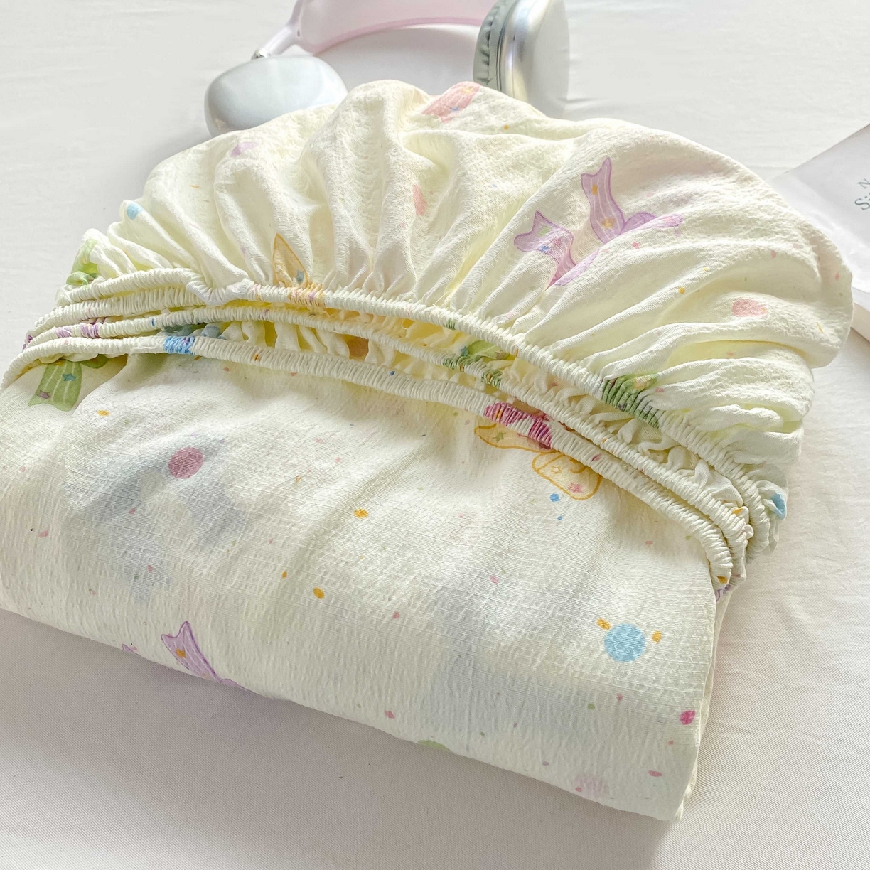 91家纺网 家纺一手货源 找家纺 眠势力 2026新款双层纱床笠单件云感皱皱纱床罩三件套床垫保护套 缤纷彩结