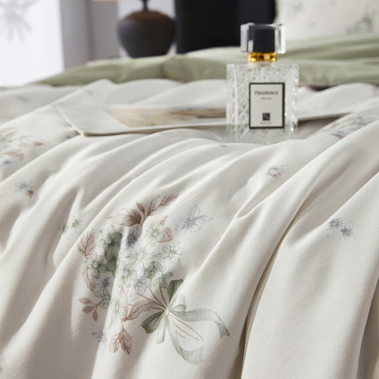 91家纺网 家纺一手货源 找家纺 网客家纺 2026新款A类凉感天丝棉夏被四件套 花束米