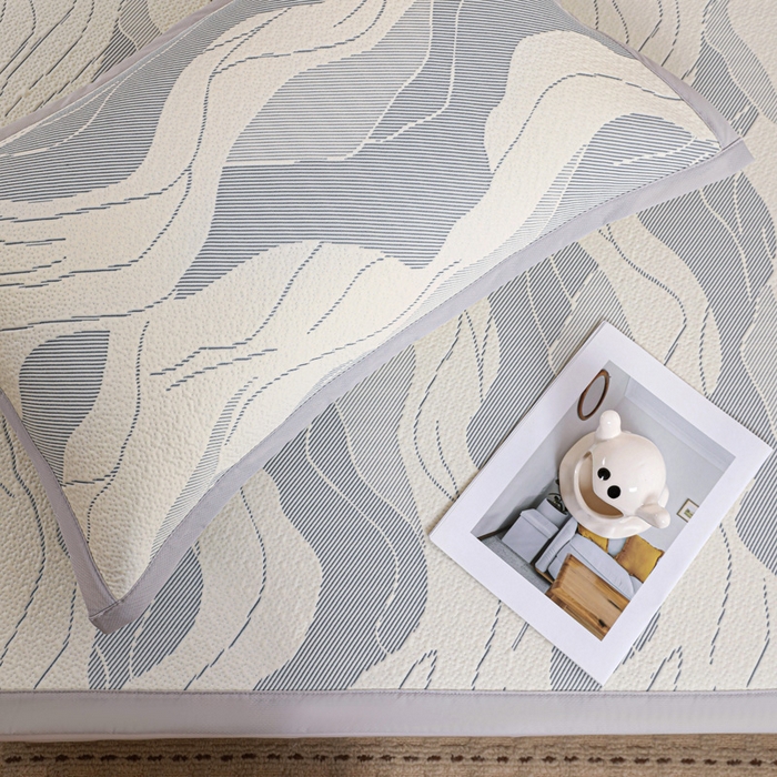 91家纺网 家纺一手货源 找家纺 富馨莱 2026新款PE乙纶高克重冰豆豆席凉感凉席单件席子平铺款学生宿舍支持一件定制尺寸 波纹-蓝灰