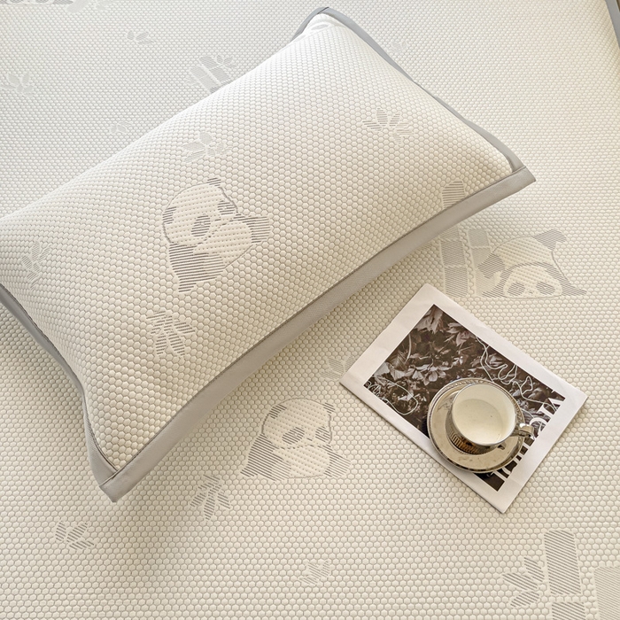 91家纺网 家纺一手货源 找家纺 富馨莱 2026新款PE乙纶高克重冰豆豆席凉感凉席单件席子平铺款学生宿舍支持一件定制尺寸 熊猫嘟嘟-灰