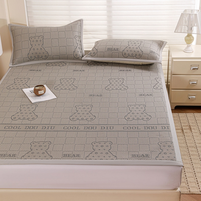 91家纺网 家纺一手货源 找家纺 富馨莱 2026新款PE乙纶高克重冰豆豆席凉感凉席单件席子平铺款学生宿舍支持一件定制尺寸 灰格熊