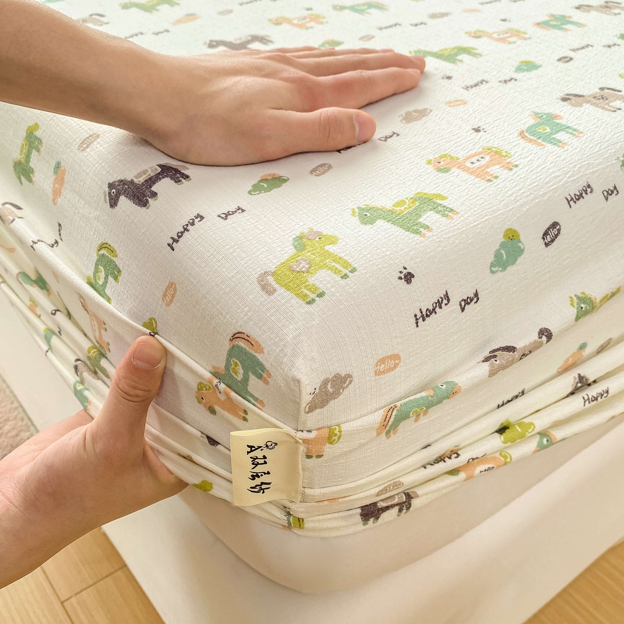 91家纺网 家纺一手货源 找家纺 眠势力 2026新款双层纱床笠单件云感皱皱纱床罩三件套床垫保护套 幸运小马