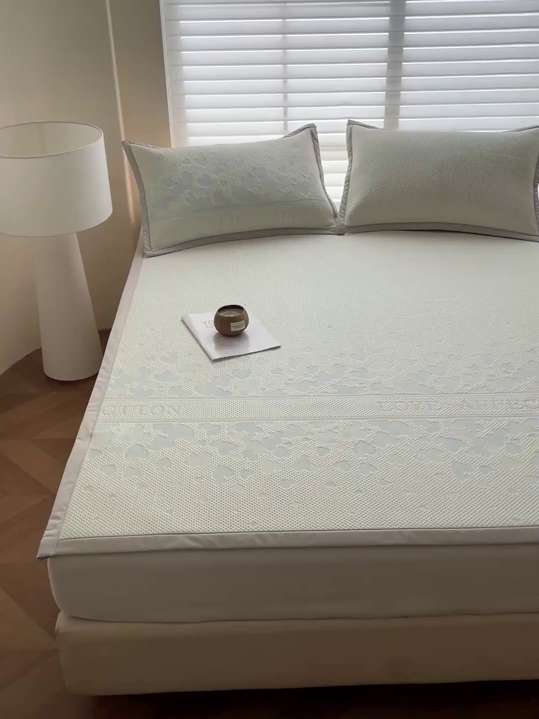 91家纺网 家纺一手货源 找家纺 富馨莱 2026新款PE乙纶高克重冰豆豆席凉感凉席单件席子平铺款学生宿舍支持一件定制尺寸 爱意满满-蓝