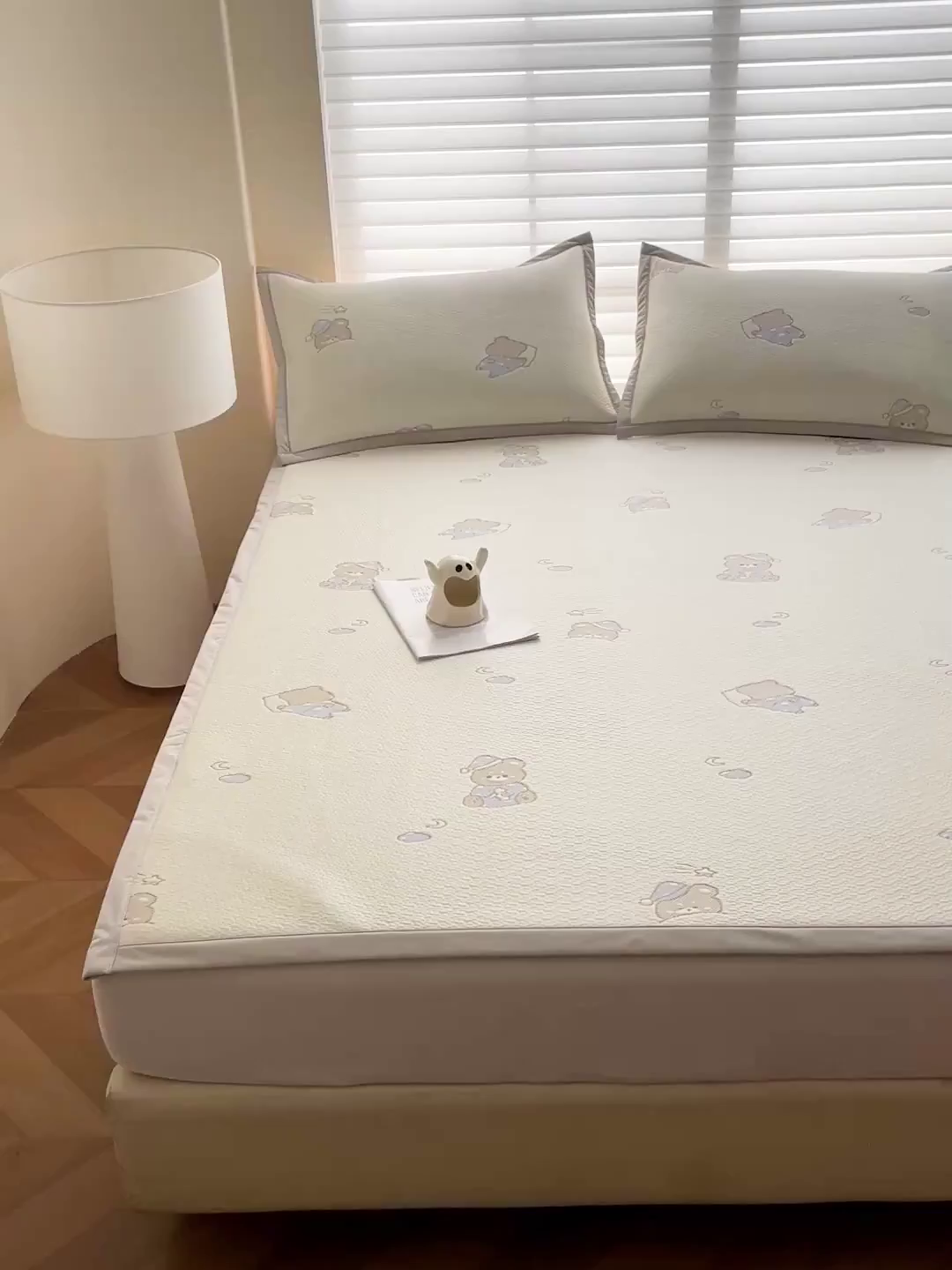 91家纺网 家纺一手货源 找家纺 富馨莱 2026新款PE乙纶高克重冰豆豆席凉感凉席单件席子平铺款学生宿舍支持一件定制尺寸 可爱熊