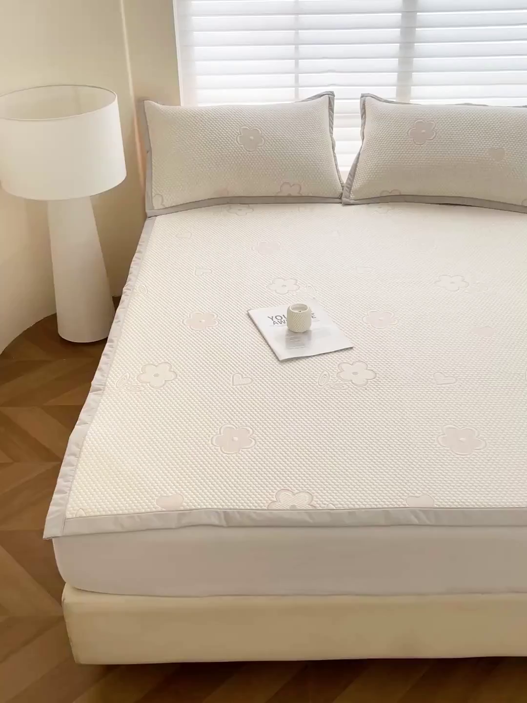 91家纺网 家纺一手货源 找家纺 富馨莱 2026新款PE乙纶高克重冰豆豆席凉感凉席单件席子平铺款学生宿舍支持一件定制尺寸 花儿朵朵