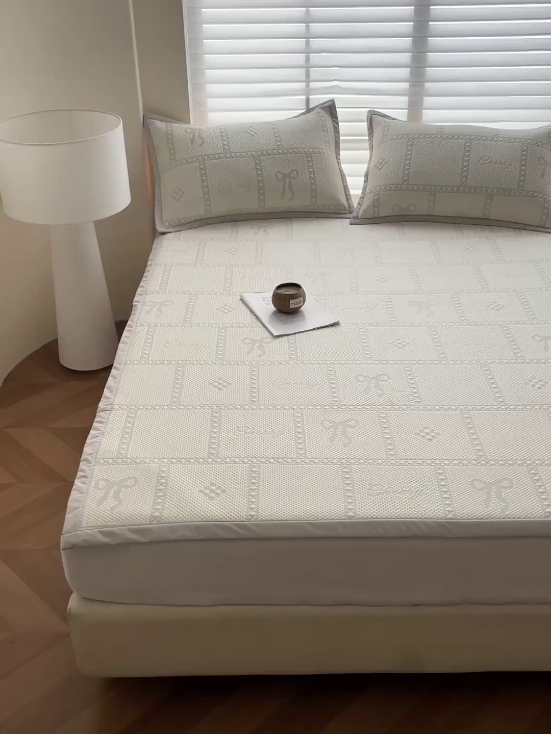 91家纺网 家纺一手货源 找家纺 富馨莱 2026新款PE乙纶高克重冰豆豆席凉感凉席单件席子平铺款学生宿舍支持一件定制尺寸 花蝶-灰