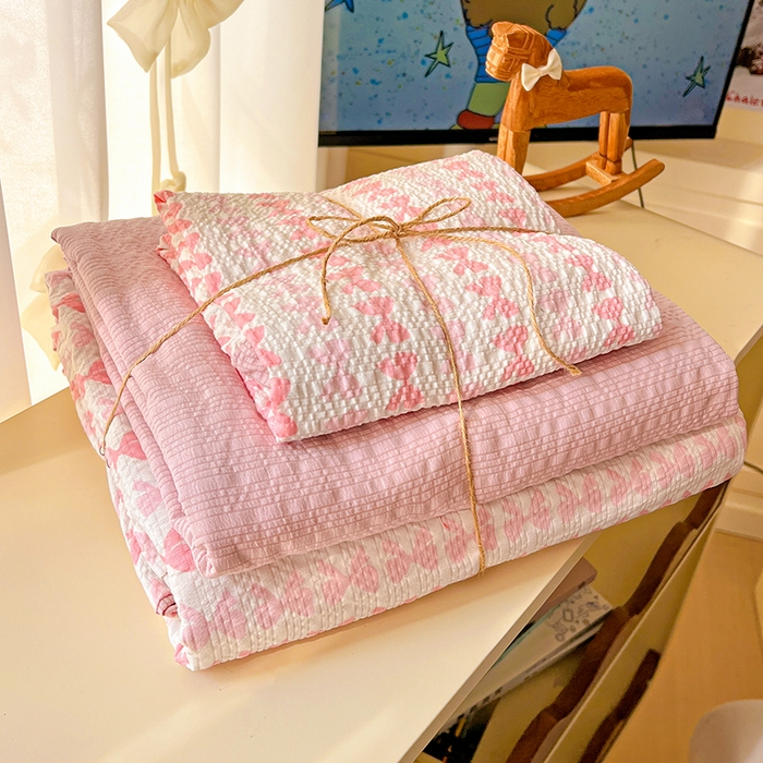 91家纺网 家纺一手货源 找家纺 （总）仟网汇 2026新款简单款泡芙纱印花四件套