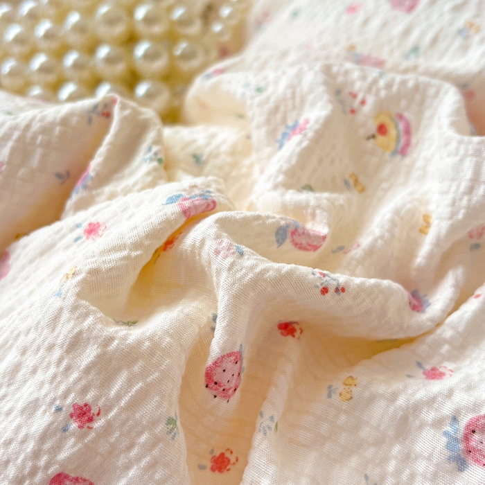 91家纺网 家纺一手货源 找家纺 仟网汇 2026新款简单款泡芙纱印花四件套 草莓兔语