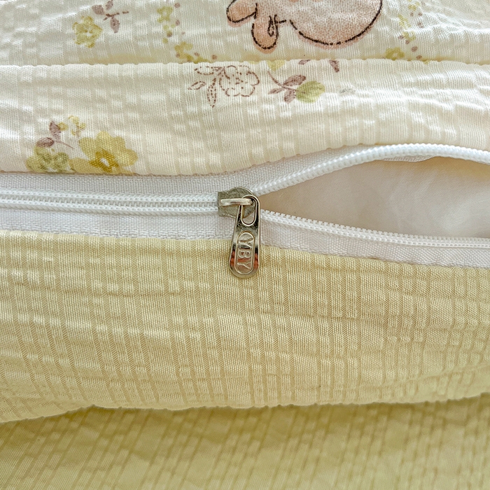 91家纺网 家纺一手货源 找家纺 仟网汇 2026新款简单款泡芙纱印花四件套 春日来信