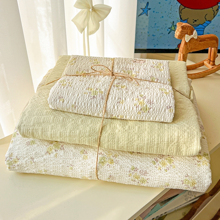 91家纺网 家纺一手货源 找家纺 仟网汇 2026新款简单款泡芙纱印花四件套 春日来信